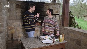 Aitzol es un aizkolari de 31 años de Bilbao, pero se siente casi de Artaun 