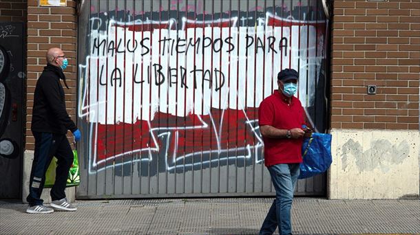 Gente con mascarilla en Pamplona/Iruña. Foto: Efe