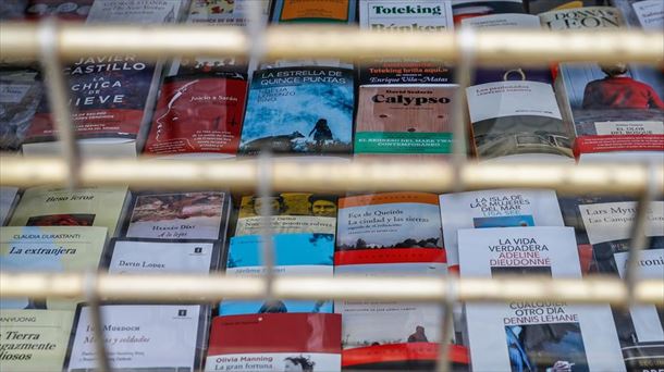 Una librería cerrada en Donostia.