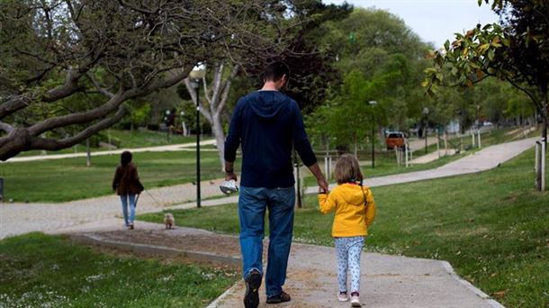 Un padre y una hija, de paseo