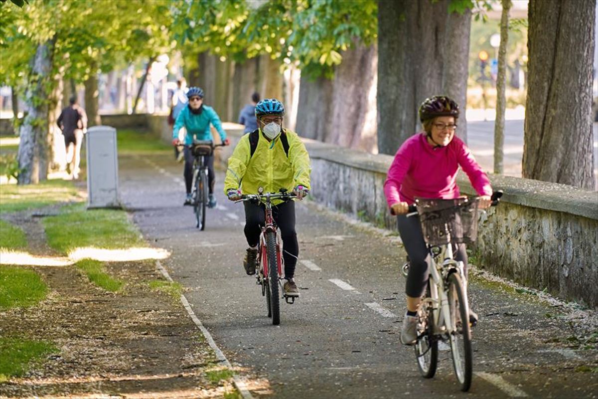 Ciclistas en Vitoria-Gasteiz.