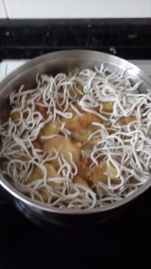 Patatas a la importancia con gulas