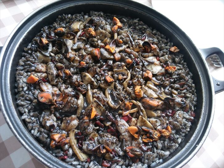 Arroz negro con calamares