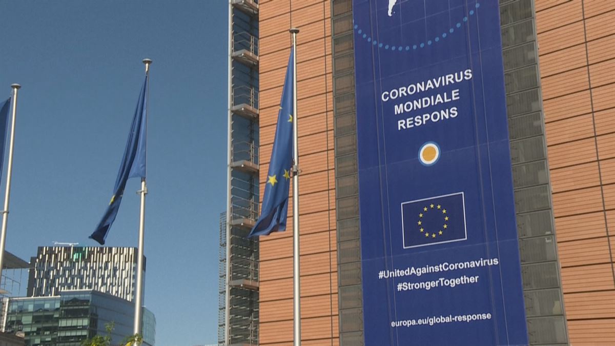 Europan gobernuak eta oposizioko alderdiak bat, COVID-19aren kontra