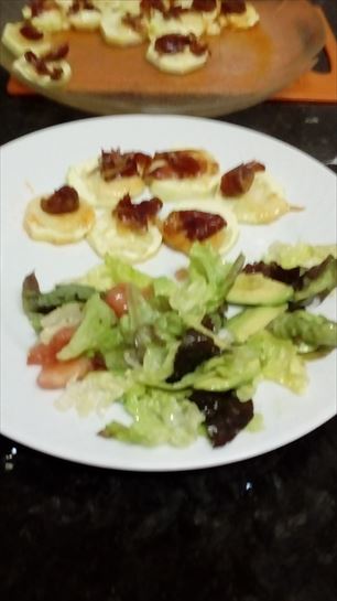 Ensalada con calabacín y queso