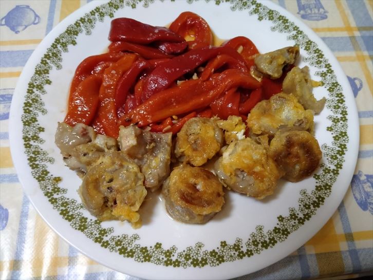 Manitas de cerdo deschuesadas rellenas de foie