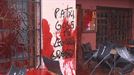 Pintadas en contra del PNV en los batzokis de Igorre y San Ignacio (Bilbao)