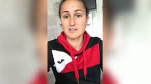 Lara Arruabarrena cambia las pistas de tenis por el frontón