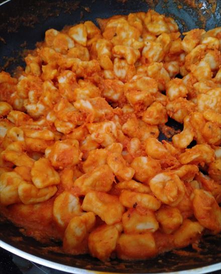 Ñoquis con tomate y calavaza