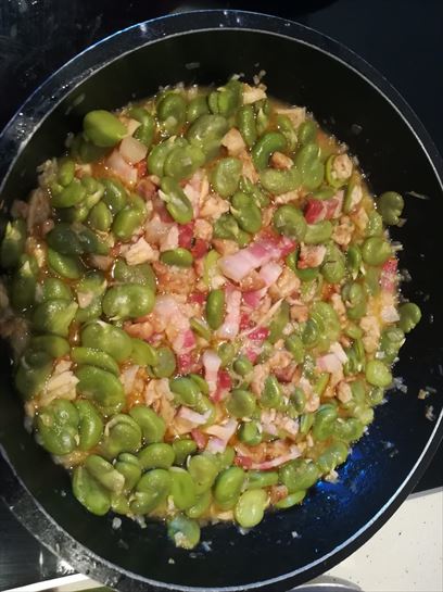 Habas con pancdeta y perretxikos