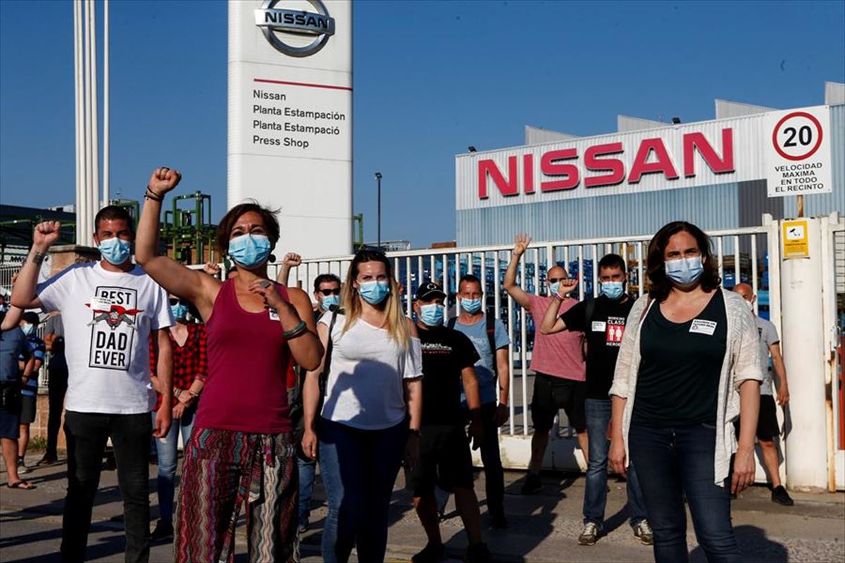 Protesta contra el cierre de Nissan en el exterior de la planta de Barcelona.