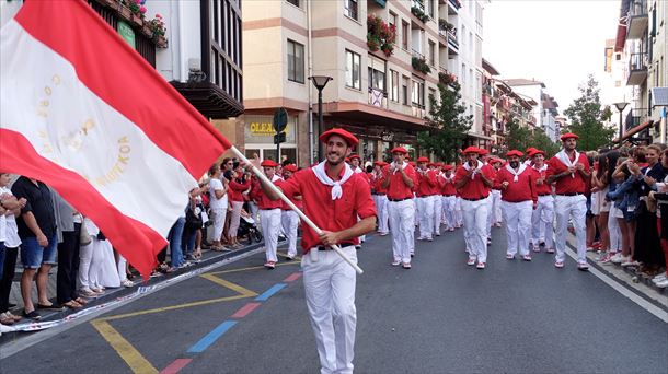 Irailaren 8an Hondarribiak bere jaiak ospatzen ditu Guadalupeko Ama Birjinaren omenez