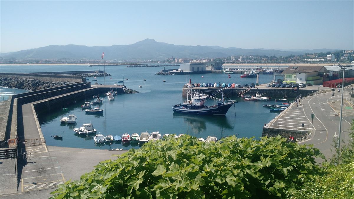 Imagen de archivo del puerto de Hondarribia