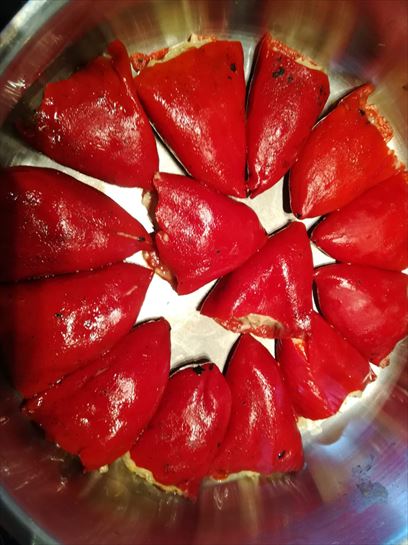 Pimientos rellenos de perretxikos y gambas