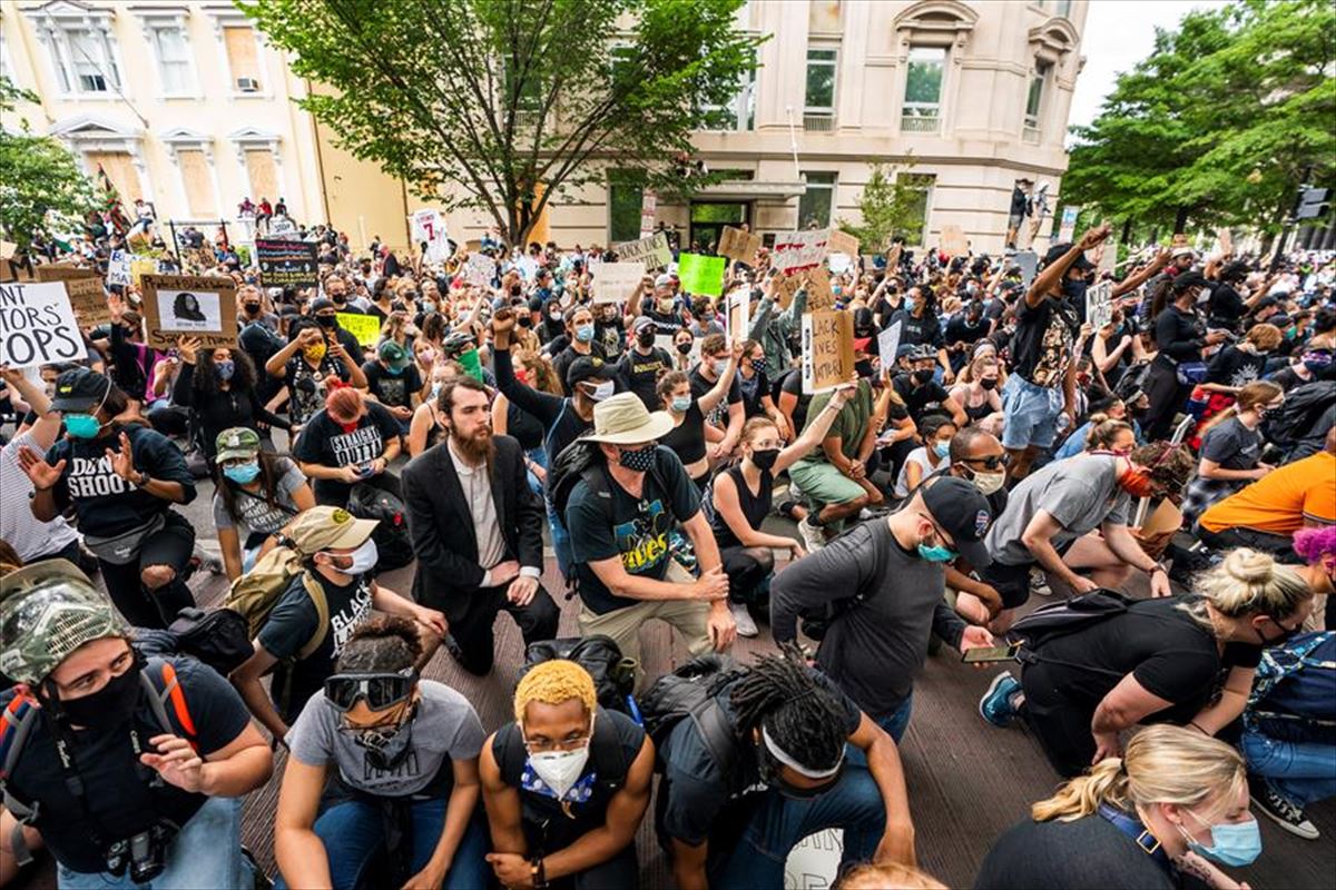 Washingtonen egindako protestaren irudi bat