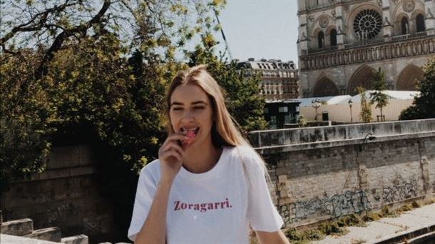 "Bihotz Paris": El triunfo de las camisetas con mensajes en euskera