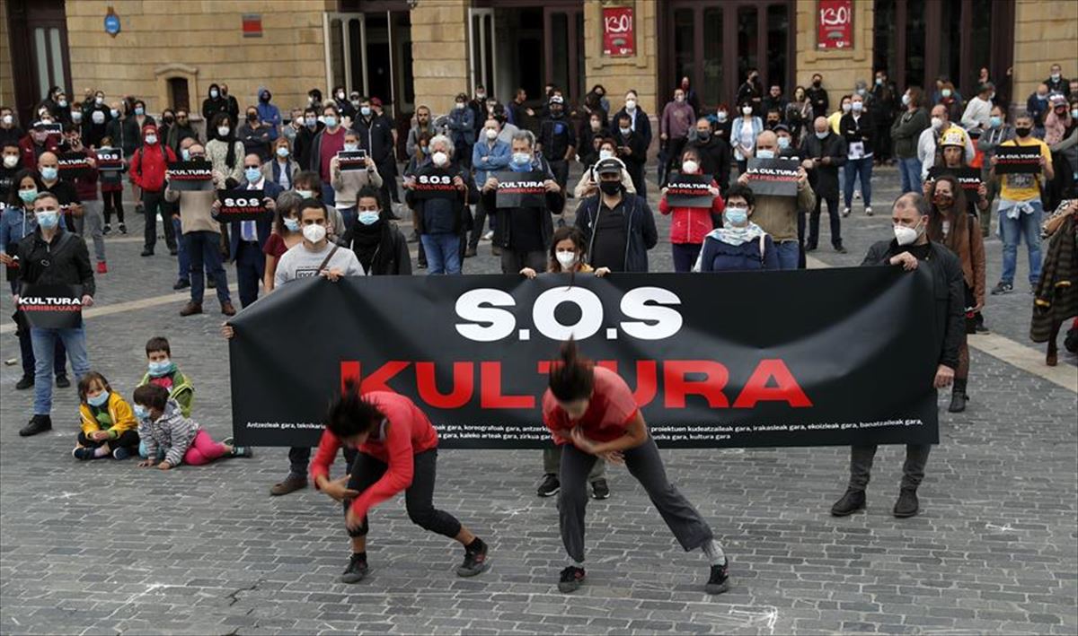 Protesta de los artistas en Bilbao. FOto: Efe