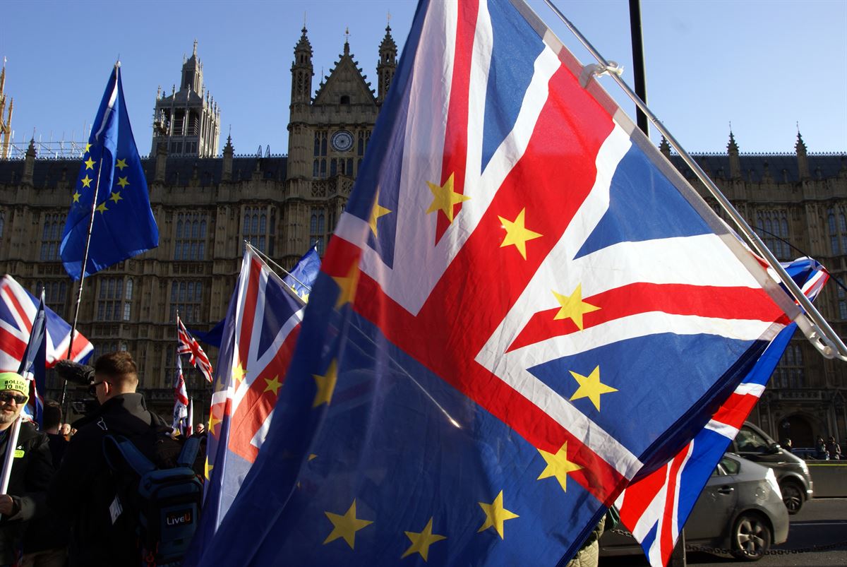 Banderas de Reino Unido y la UE