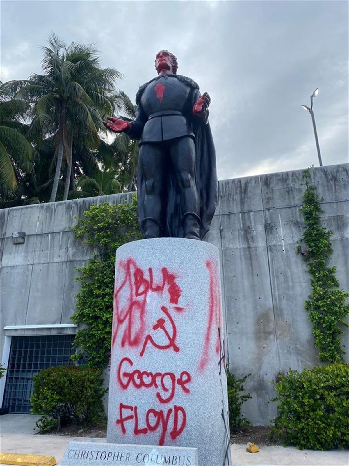 Estatua de Cristóbal Colón en el centro de Miami. Foto: EFE