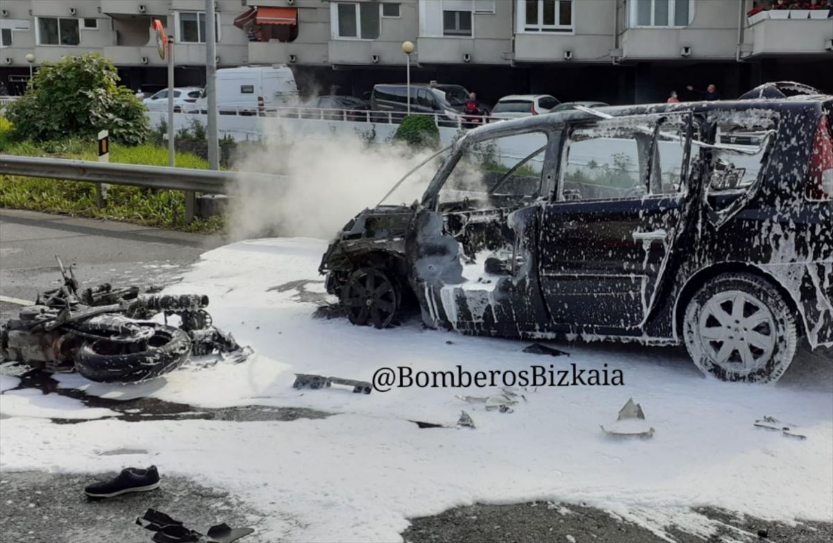 Accidente en Mutriku (Gipuzkoa). Foto: Bomberos de Bizkaia