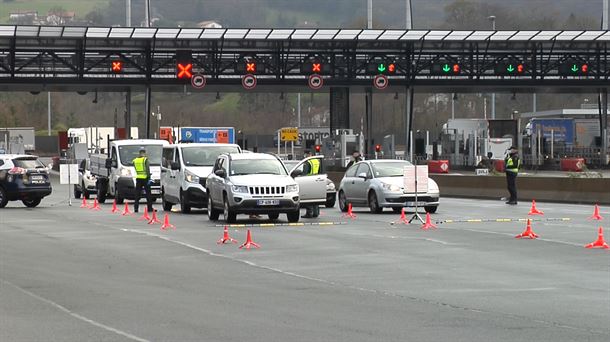 Controles en la frontera. Foto: EiTB