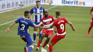El Alavés suma cuatro derrotas y no logra despegarse de los puestos de descenso (0-2)