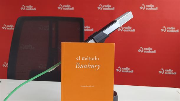 Portada del libro de Fernando del Val, que analiza las letras de Bunbury.