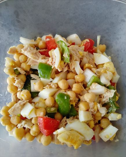 Ensalada deboquerones