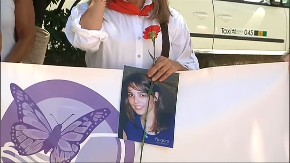 Momento del acto de recuerdo y homenaje a la joven Nagore Laffage, asesinada en 2008.
