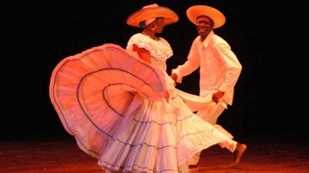 El currulao es un baile de cortejo de origen africano. hablemosdeculturas.com