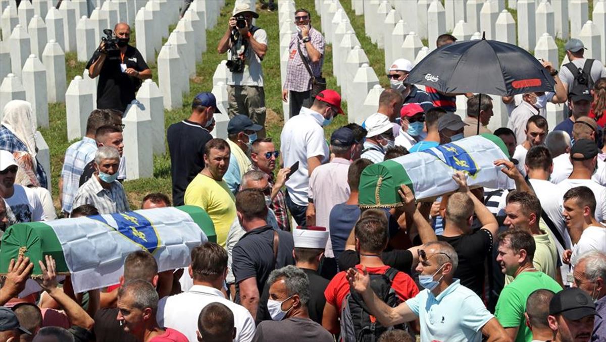8.300 zibil bosniar musulman baino gehiago hil zituzten. Argazkia: EFE