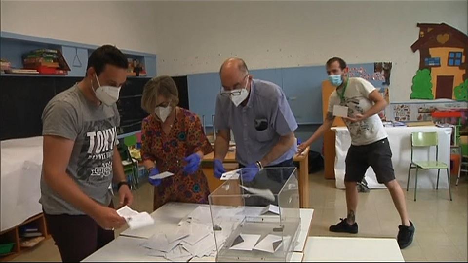 Botoak kontatzen Bilbon. Irudia: EiTB