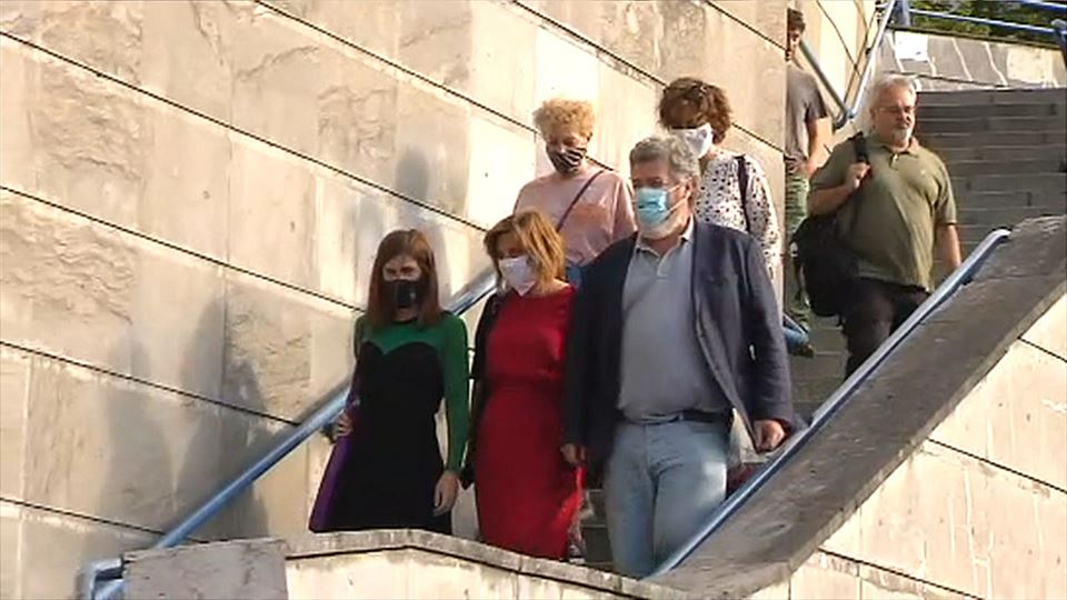 Miren Gorrotxategiren iritsiera Ahal Duguren egoitzara. Irudia: EiTB