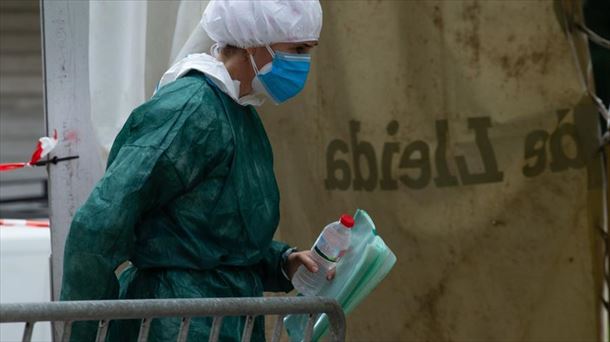 Una trabajadora sanitaria. Foto: EFE.