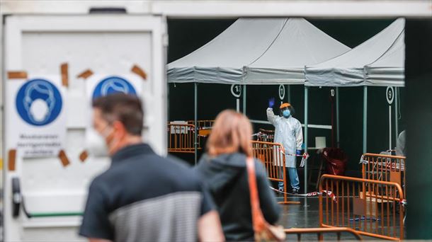 Carpa para realizar pruebas PCR en Tolosa (Gipuzkoa).