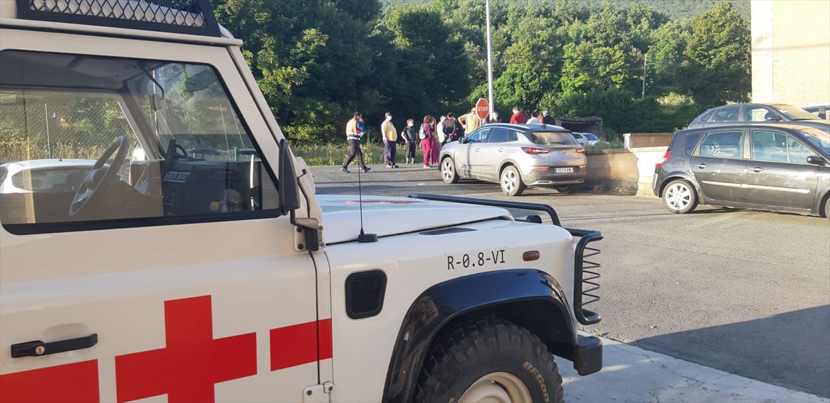 La Cruz Roja de Álava y Bizkaia colaboran en las labores de búsqueda.