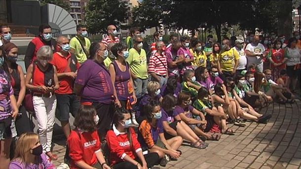 Acto de Bilboko Konpartsak en el Arenal. Imagen obetnida de un vídeo de EiTB.