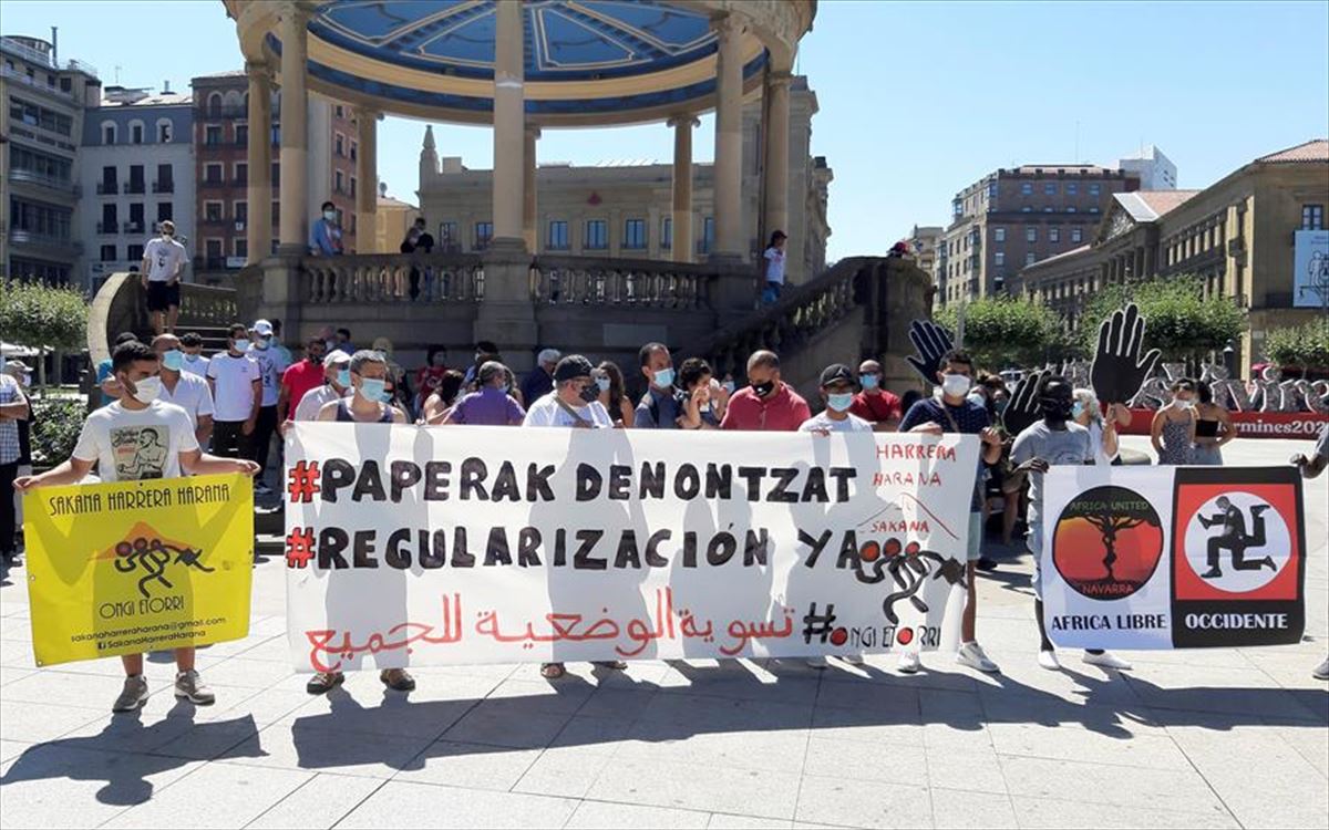 Concentración en la Plaza del Castillo de Pamplona. Foto: EFE