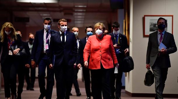 Macron y Merkel en la cumbre de la UE. Foto: EFE