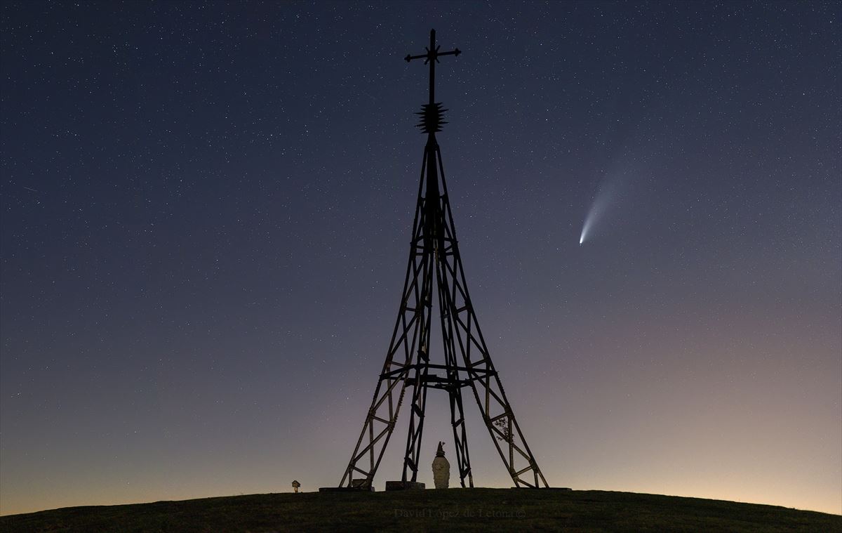 Neowise kometa Gorbeiatik. Argazkia: David Lopez de Letona Garriz.