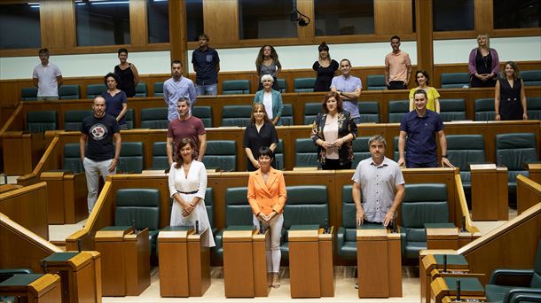 Los 21 parlamentarios de EH Bildu en el Parlamento Vasco. Foto: Efe