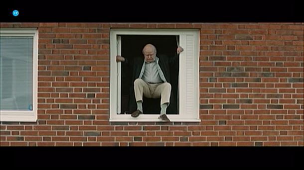 Robert Gustafsson 'El abuelo que saltó por la ventana y se largó' filman