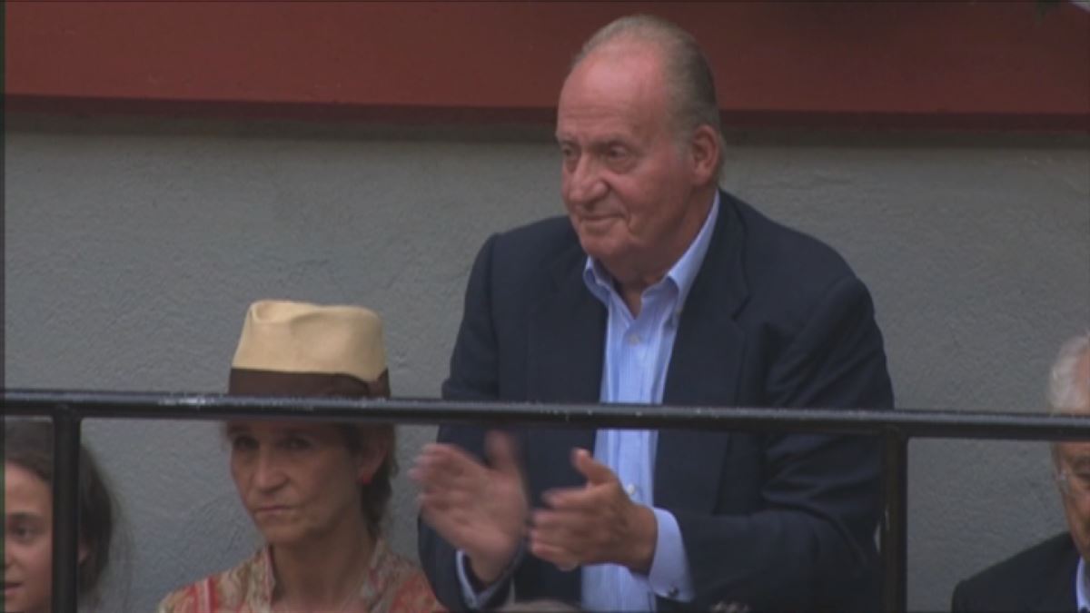 Reacciones a la huida de Juan Carlos I