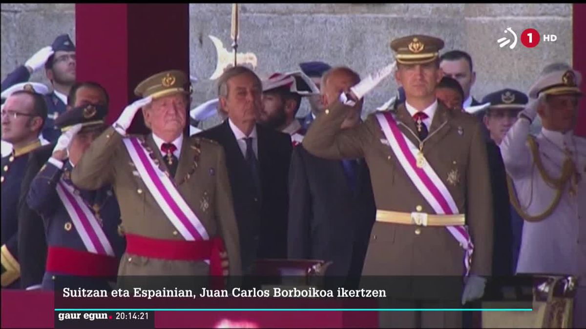 Juan Carlos I.a eta Felipe VI.a. EiTBren bideo batetik hartutako argazkia.