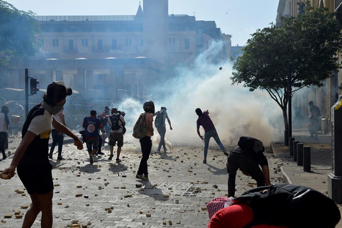 Violentas protestas en Beirut. Foto: EFE