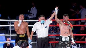 Kerman Lejarraga sale victorioso del combate contra Tyrone Nurse