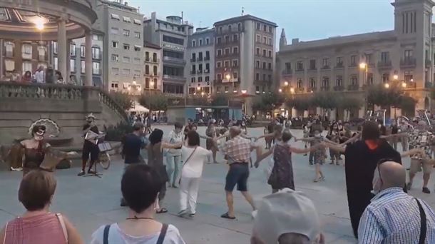 Concentración de antivacunas y antimascarillas en Pamplona. Imagen: David Galbete