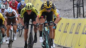 Van Aertek sasoiko jarraitzen du eta Dauphineko lehen liderra da