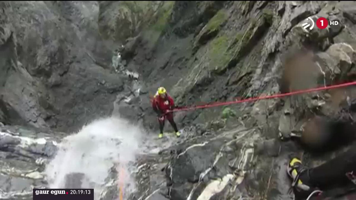Imagen de las labores de búsqueda del montañero desaparecido en los Alpes suizos