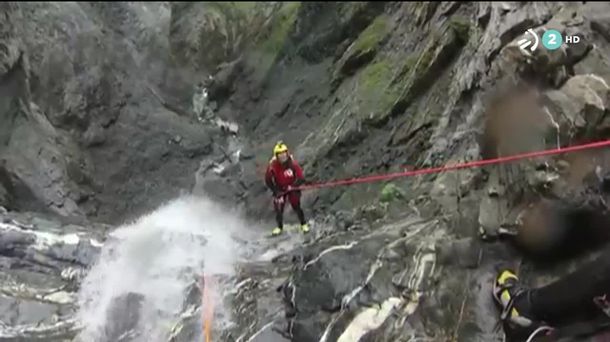 Barranquismo en Suiza. Imagen obtenida de un vídeo de ETB